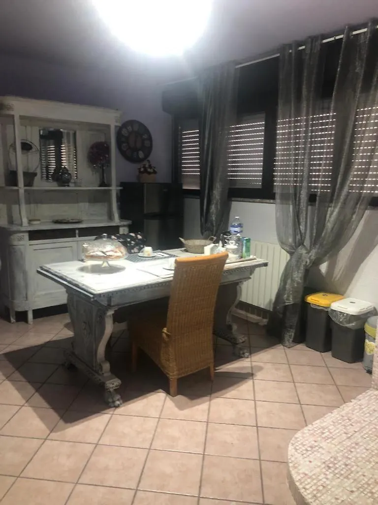 Suite Viola@ Legnano Apartment